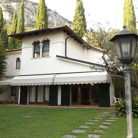 Silvana Villa Garda (Verona)